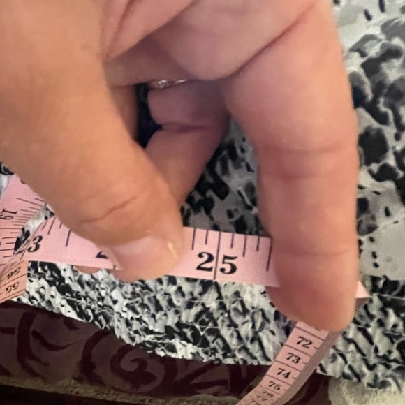 VS PINK lightweight windbreaker โข Womens XS - Picture 7 of 7